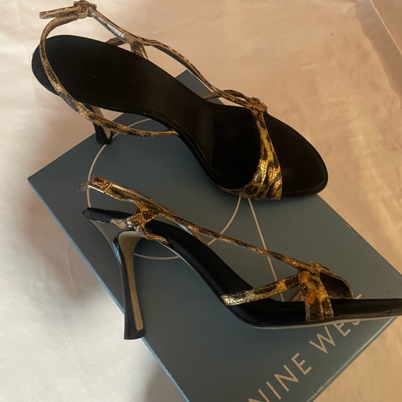 Nine West Beautiful Gold Heels - Picture 4 of 5
